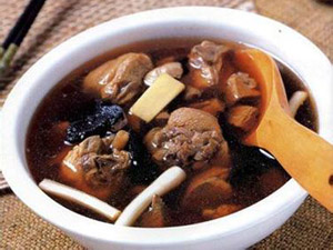 汤水养胃要踩点：早水午汤晚喝蜜